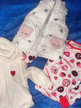 GAP White Puffer Vest with Silver Hearts & Pink Fuzzy Pockets